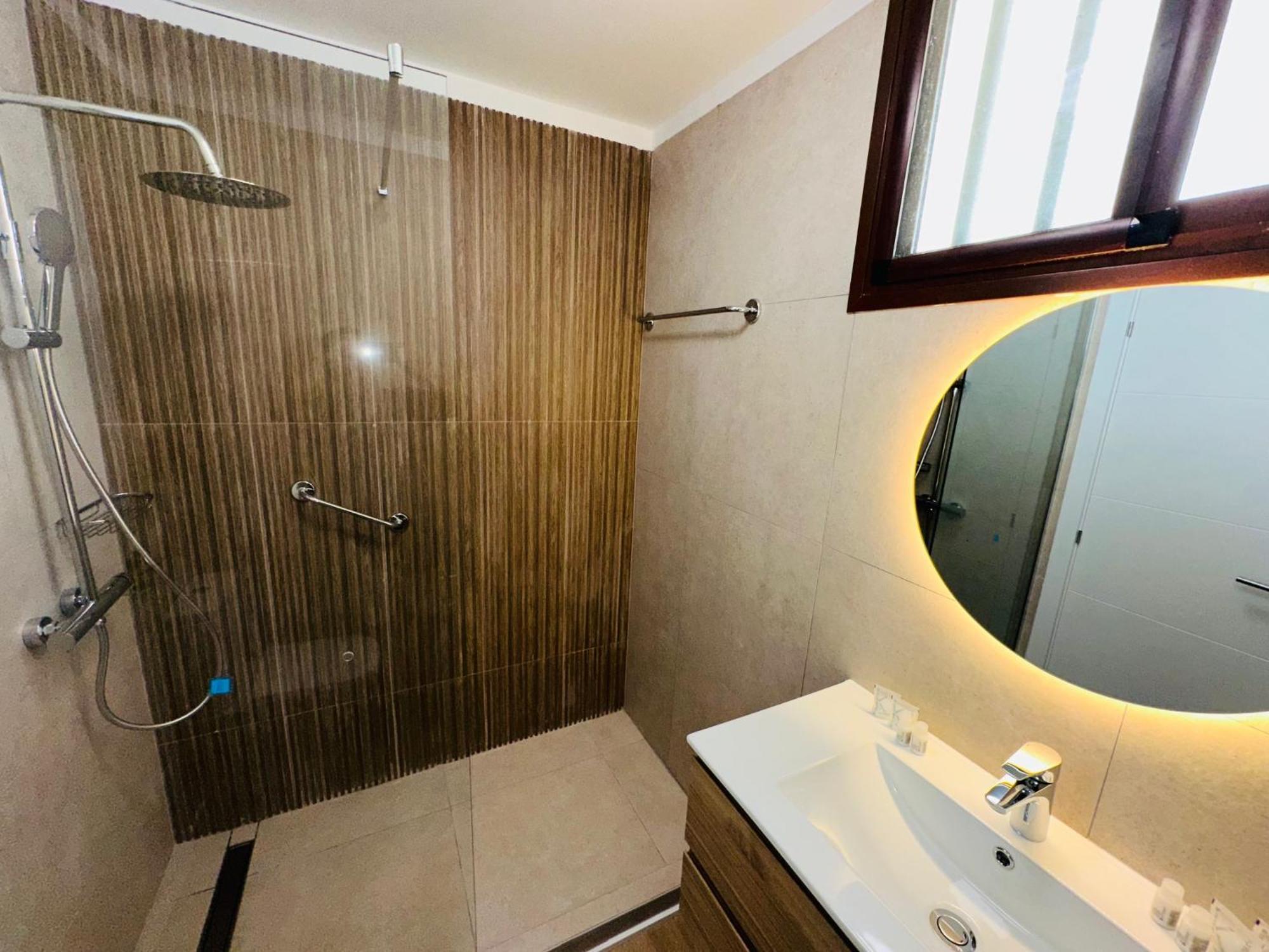 En Playa Las Vistas. Veramar. Free Parking, Pool! Los Cristianos  Esterno foto