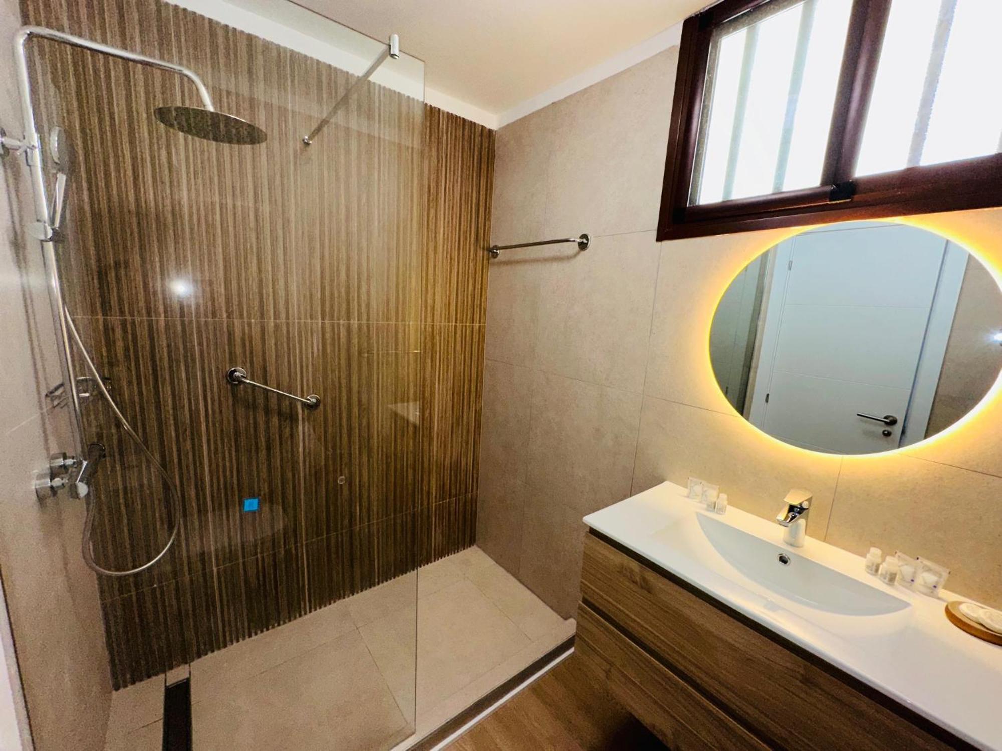 En Playa Las Vistas. Veramar. Free Parking, Pool! Los Cristianos  Esterno foto
